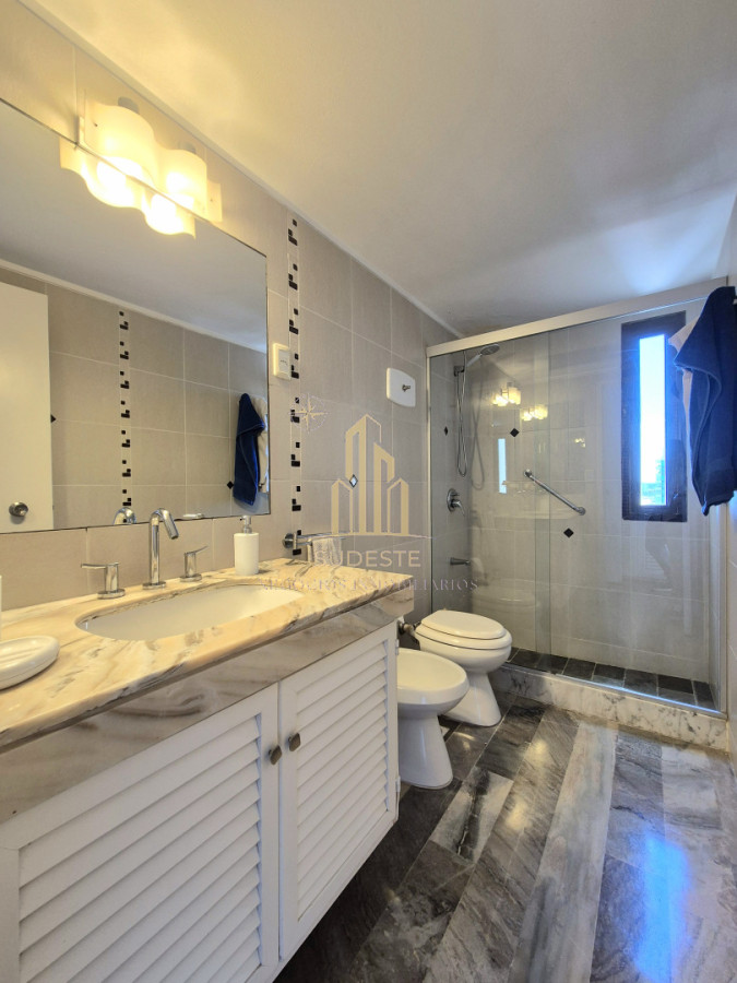 Apartamento ID.96 - Apartamento 3 dormitorios terraza garage con vista al mar Punta del Este