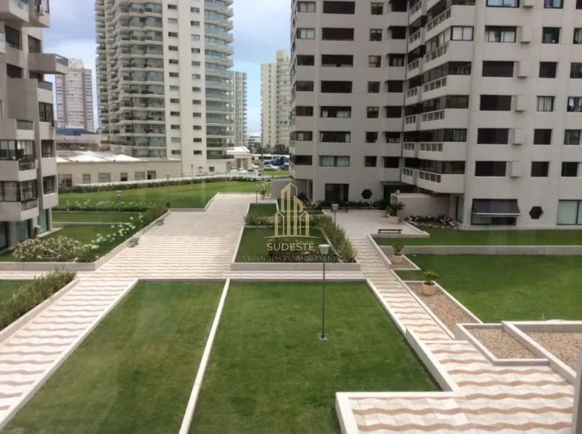 Apartamento ID.96 - Apartamento 3 dormitorios terraza garage con vista al mar Punta del Este