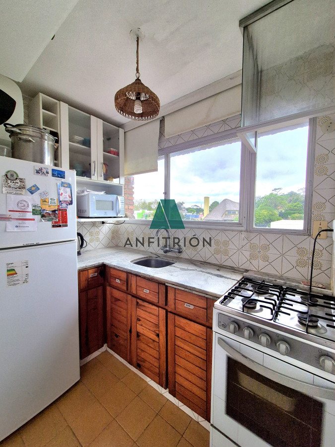 Apartamento ID.220 - Apartamento venta  2 dormitorios terraza cochera primera linea Playa Mansa