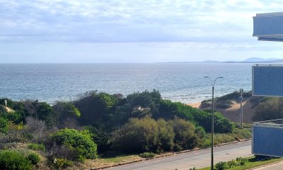 Oportunidad apartamento en venta vista al mar terraza parrillero Playa Mansa