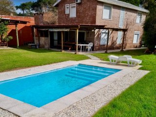 Casa de 3 dormitorios moderna en Altos de pinares , Punta del Este