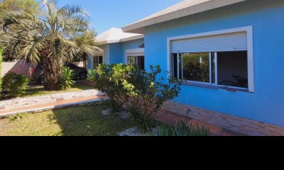 Casa de 3 dormitorios con piscina en Playa Mansa Punta del Este
