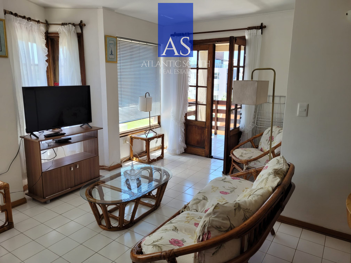 Apartamento 2 dormitorios con garage Península excelente ubicación