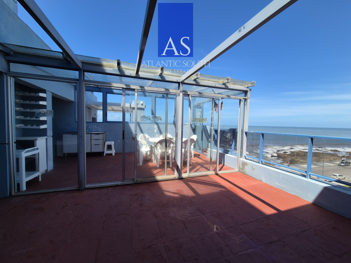 Apartamento ID.4565 - Oportunidad 3 dormitorios + servicio y gran terraza con parrillero propio en Playa Brava Punta del Este 