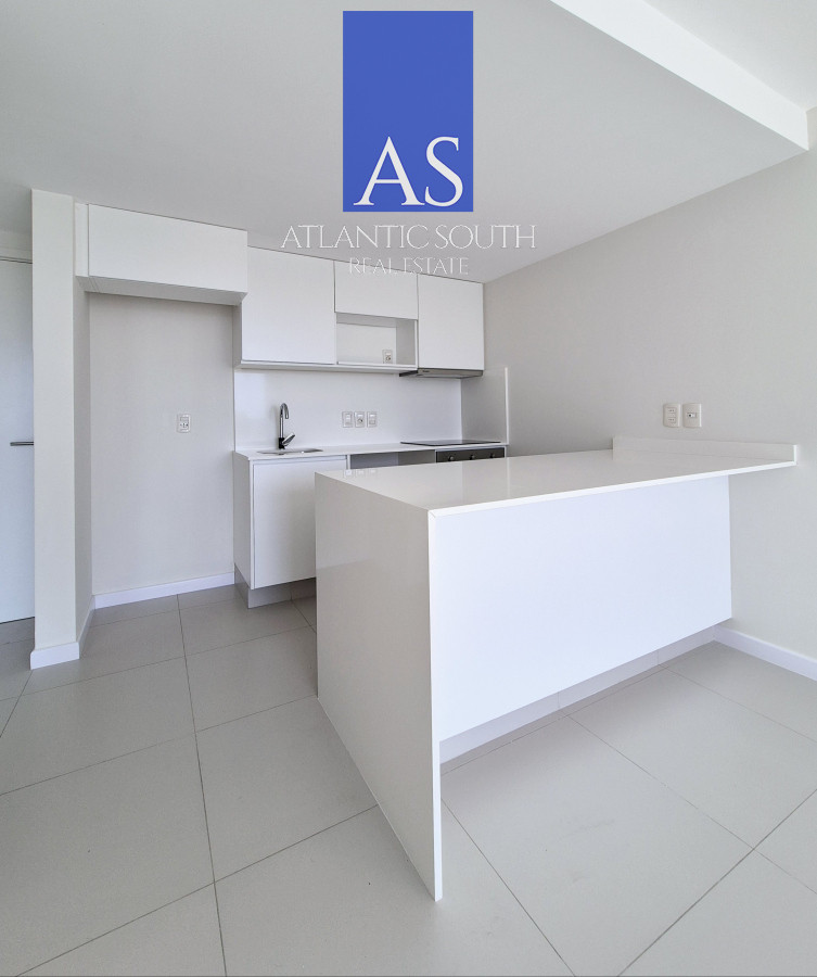 Apartamento ID.4082 - Apartamento a estrenar venta 1 dormitorio frente a metros del mar terraza garage Playa Mansa Punta del Este