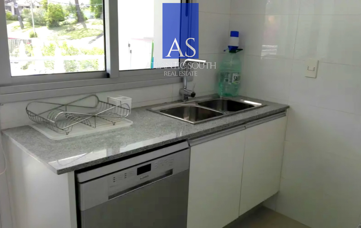 Apartamento ID.3905 - Apartamento de categoría 2 dormitorios y 3 baños parrillero propio en Playa Mansa, Punta del Este