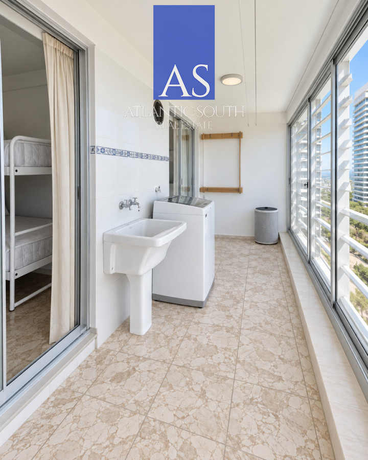 Apartamento ID.5117 - Apartamento en venta y alquiler, frente al mar, primera linea mansa, Punta del Este