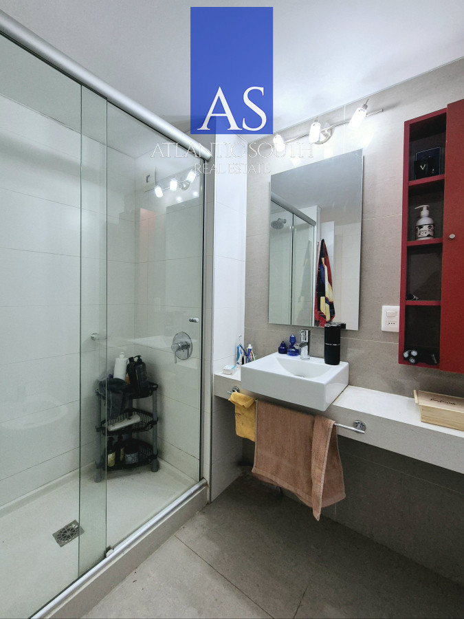 Apartamento ID.4125 - Oportunidad Apartamento 2 dormitorios moderno gran terraza cochera piscina Playa Mansa Punta del Este