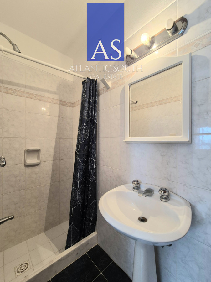 Apartamento ID.4565 - Oportunidad 3 dormitorios + servicio y gran terraza con parrillero propio en Playa Brava Punta del Este 