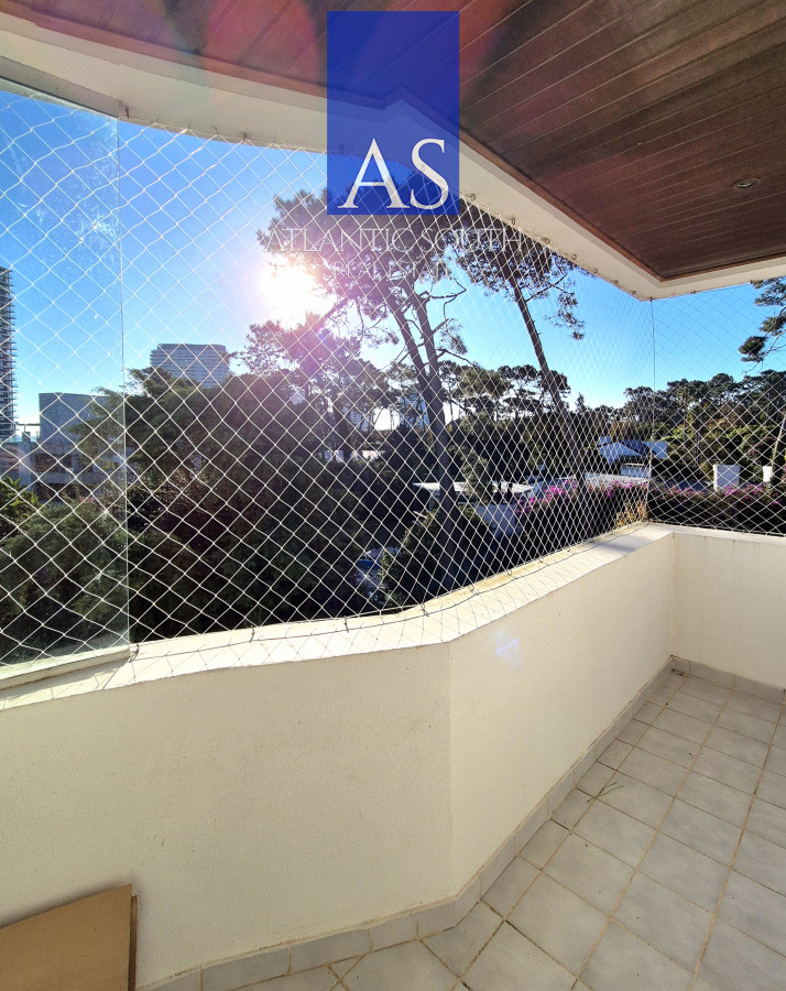 Apartamento ID.4259 - Penthouse 3 dormitorios barbacoa uso exclusivo garage piscina Playa Mansa Punta del Este
