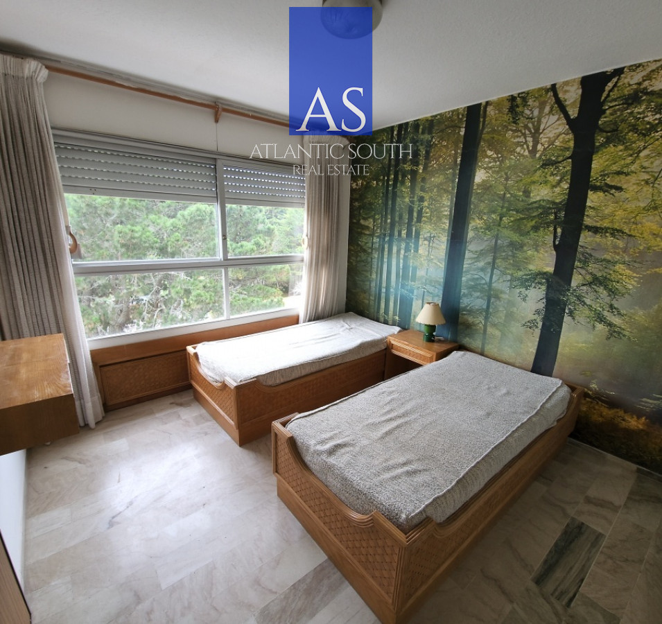 Apartamento ID.2502 - Oportunidad Penthouse 3 dormitorios con parrillero cochera Playa Mansa