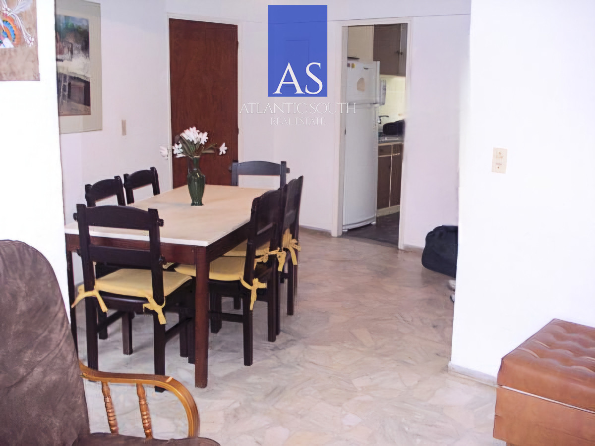 Apartamento ID.4381 - Apartamento frente al mar con vista 1 dormitorio semi reciclado terraza cochera primera linea Playa Mansa Punta del Este
