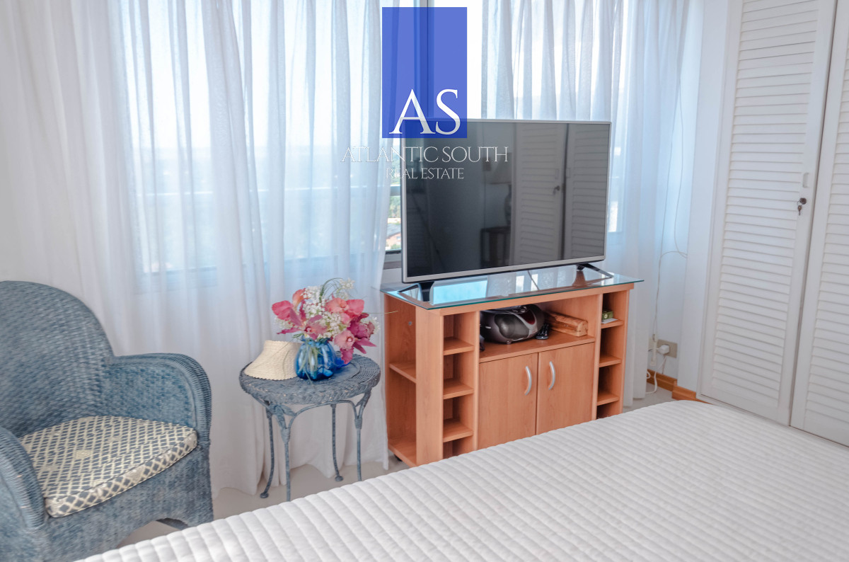 Apartamento ID.4142 - Apartamento de 2 dormitorios con vista al mar Punta del Este 