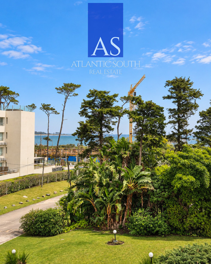 Apartamento ID.5139 - Apartamento de 2 dormitorios totalmente reciclado en Playa Mansa con garage y baulera