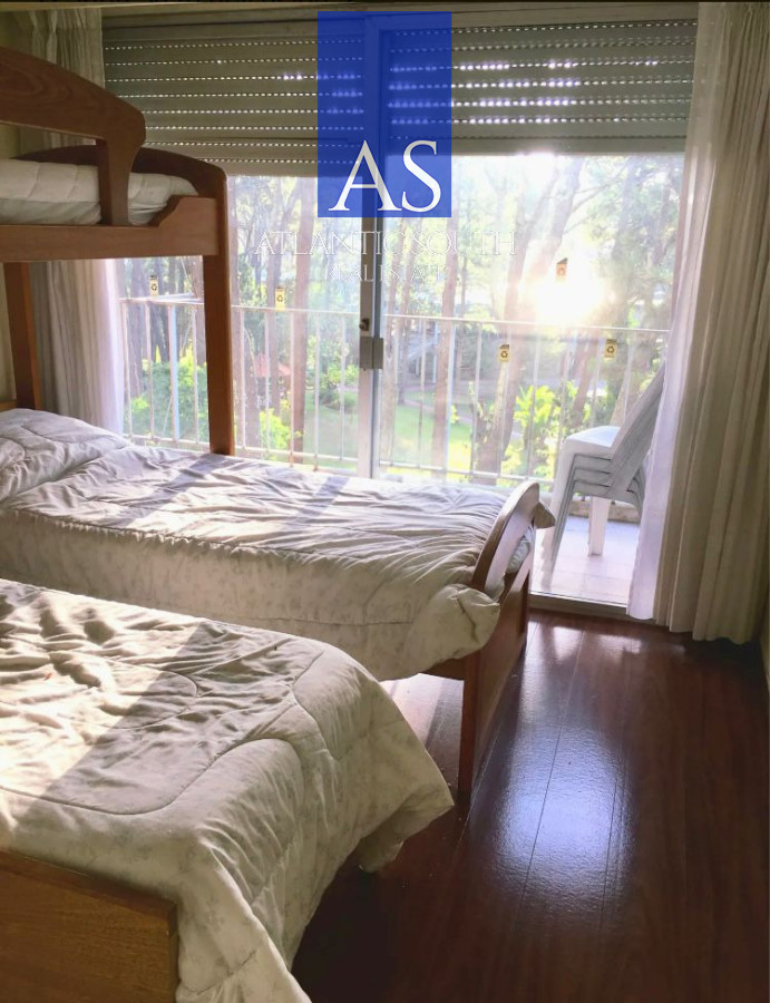 Apartamento ID.4490 - Oportunidad apartamento de 2 dormitorios Playa Mansa Punta del Este 