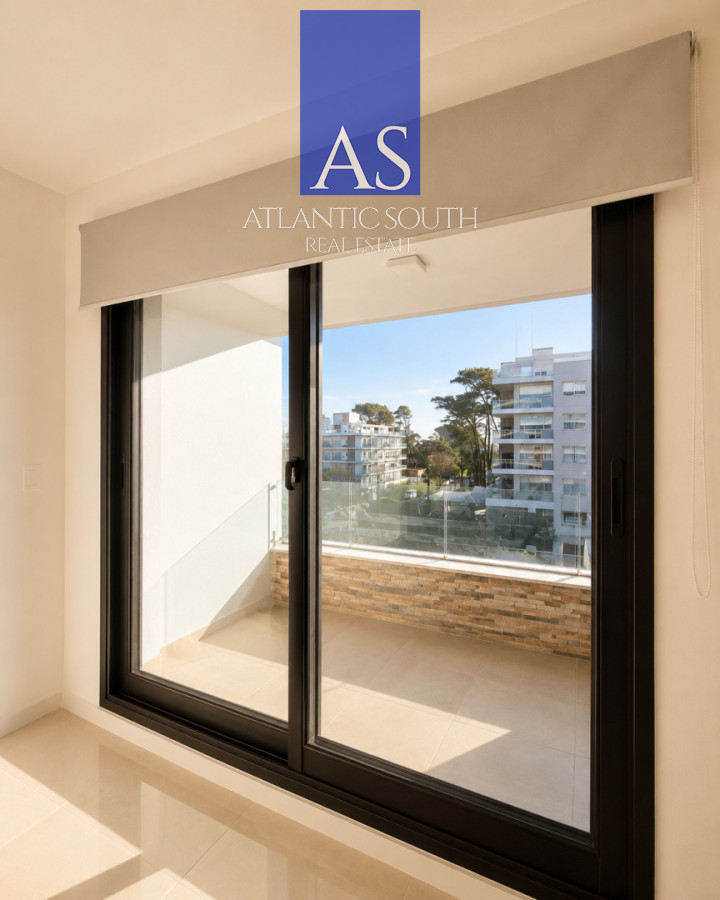 Apartamento ID.4867 - Apartamento 1 dormitorio moderno cochera y terraza cercano al mar Playa Mansa Punta del Este