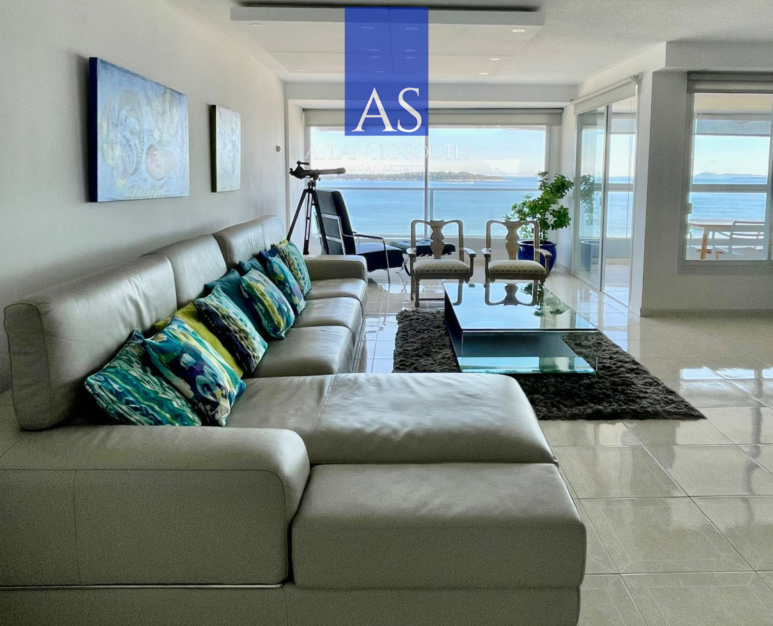 Apartamento ID.4315 - Apartamento de 4 dormitorios con parrillero en primera linea Playa Mansa