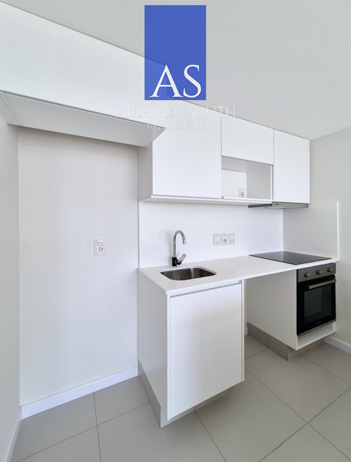 Apartamento ID.4082 - Apartamento a estrenar venta 1 dormitorio frente a metros del mar terraza garage Playa Mansa Punta del Este