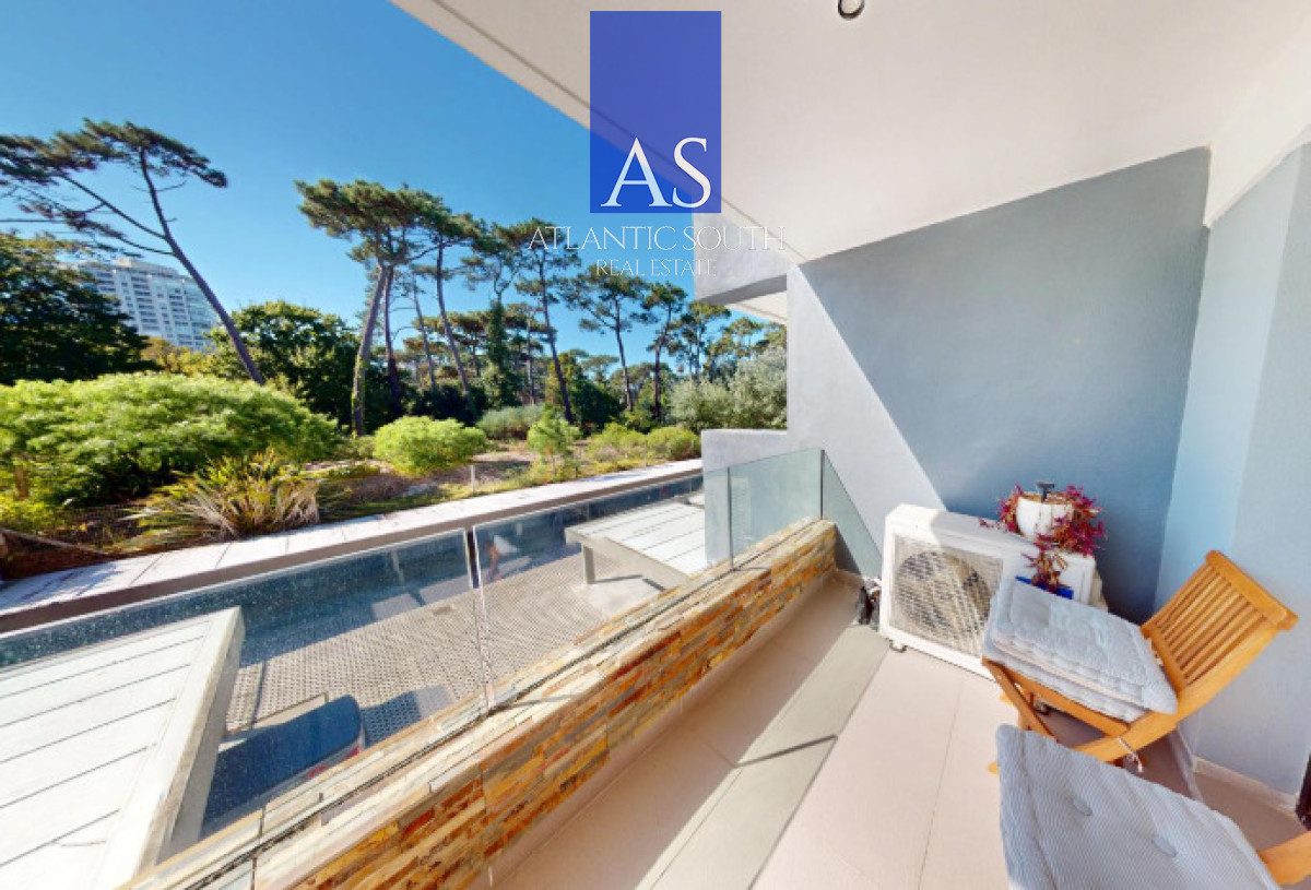 Apartamento ID.4483 - Apartamento 2 dormitorios moderno con terraza cochera piscina Playa Mansa Punta del Este