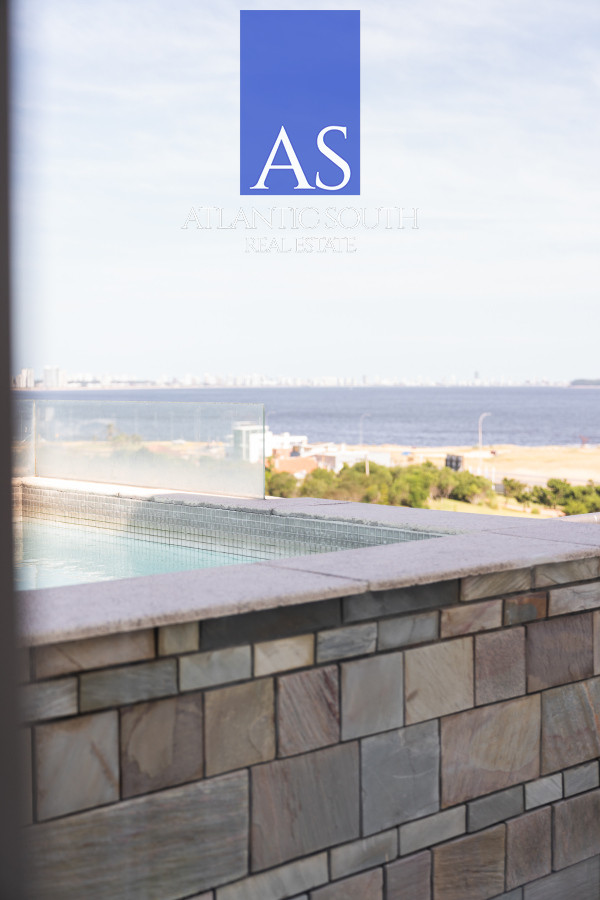 Apartamento ID.4135 - Apartamento 4 dormitorios frente al mar Playa Mansa , Punta del Este 