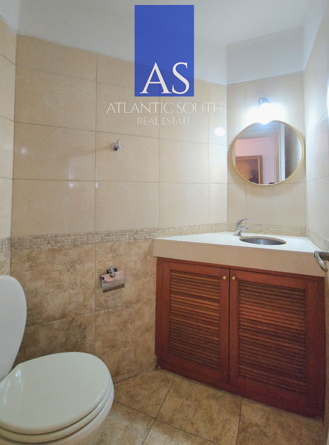 Apartamento ID.3505 - Apartamento 3 dormitorios primera linea frente al mar Playa Mansa Pinares con piscina y cochera