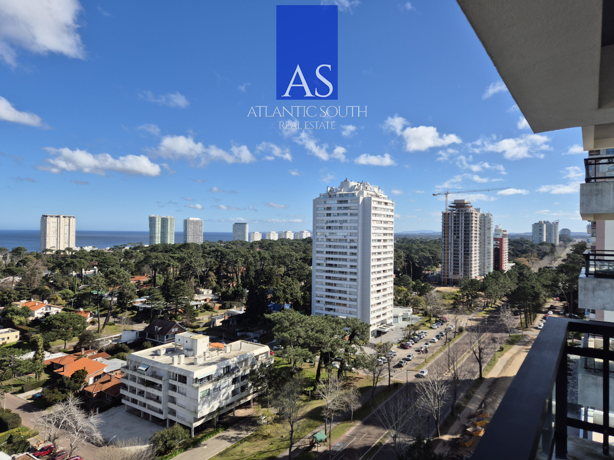 Apartamento ID.4319 - Oportunidad moderno planta cómoda piso alto 3 dormitorios 2 baños terraza con espectacular vista al mar garage venta Punta del Este 