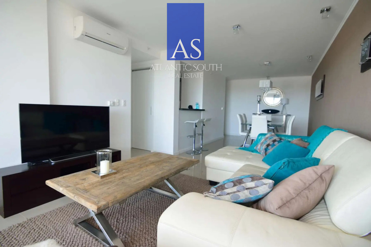 Apartamento ID.5009 - Apartamento de 2 dormitorios con vista y garage en Playa Brava, Punta del Este