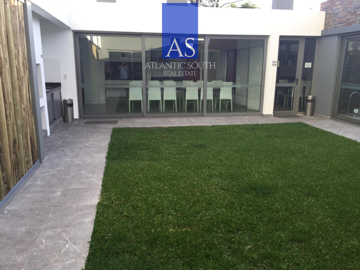 Apartamento ID.3682 - Apartamento 2 domritorios moderno en piso alto con excelentes servicios Playa Brava Punta del Este