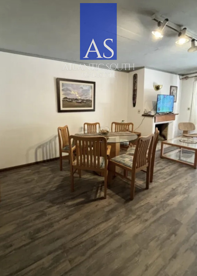Apartamento de 3 dormitorios a metros del mar parrillero propio y estufa a leña Playa Mansa Punta del Este - GoPunta - Portal Inmobiliario de Punta del Este - Maldonado