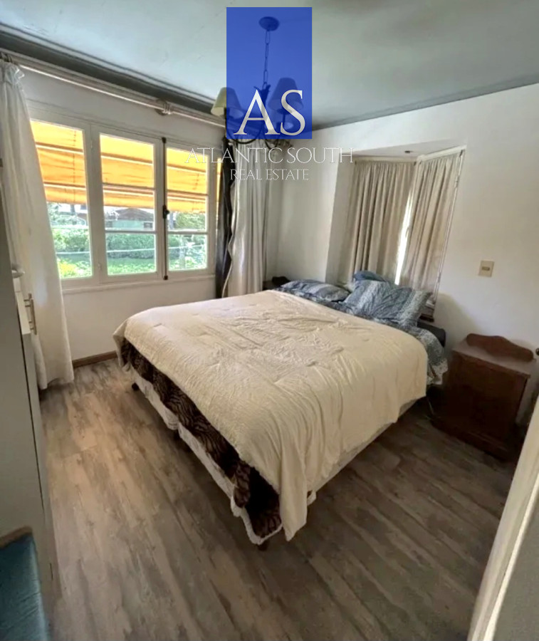 Apartamento ID.4056 - Apartamento de 3 dormitorios a metros del mar parrillero propio y estufa a leña Playa Mansa Punta del Este 