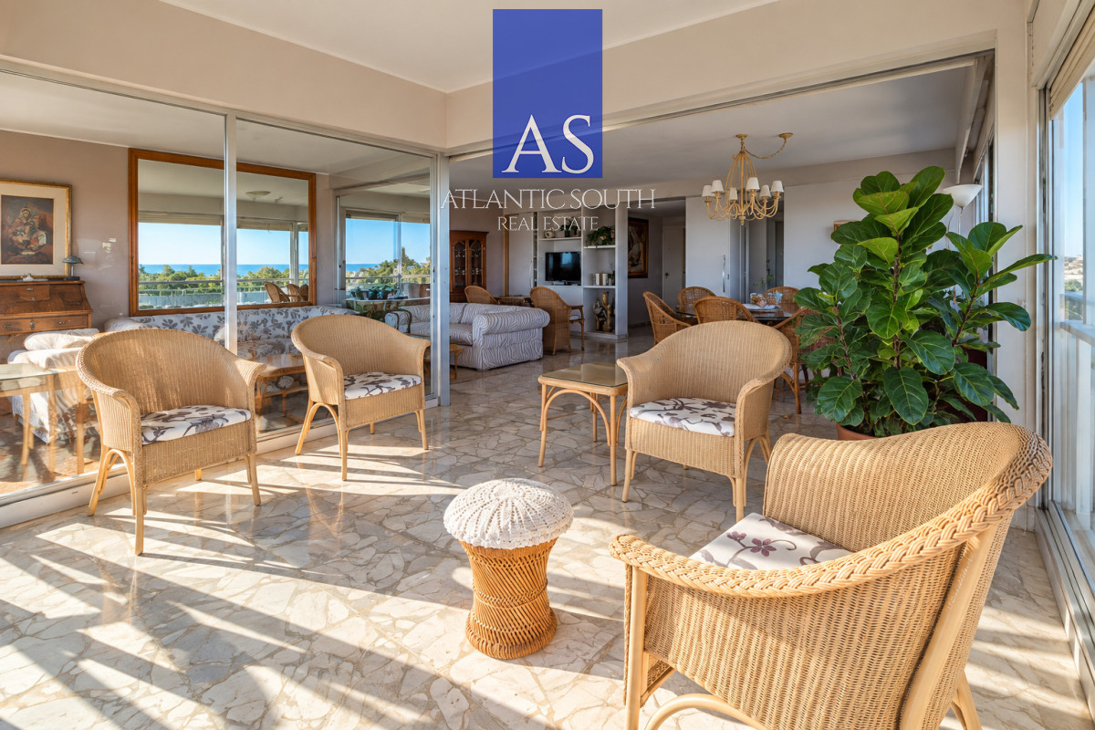 Apartamento ID.5124 - Planta de categoría 3 dormitorios+servicio frente al mar Playa Mansa Punta del Este