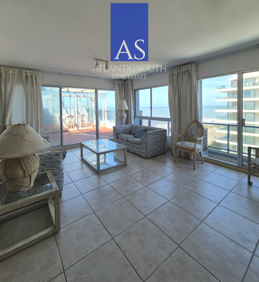 Apartamento ID.4565 - Oportunidad 3 dormitorios + servicio y gran terraza con parrillero propio en Playa Brava Punta del Este 