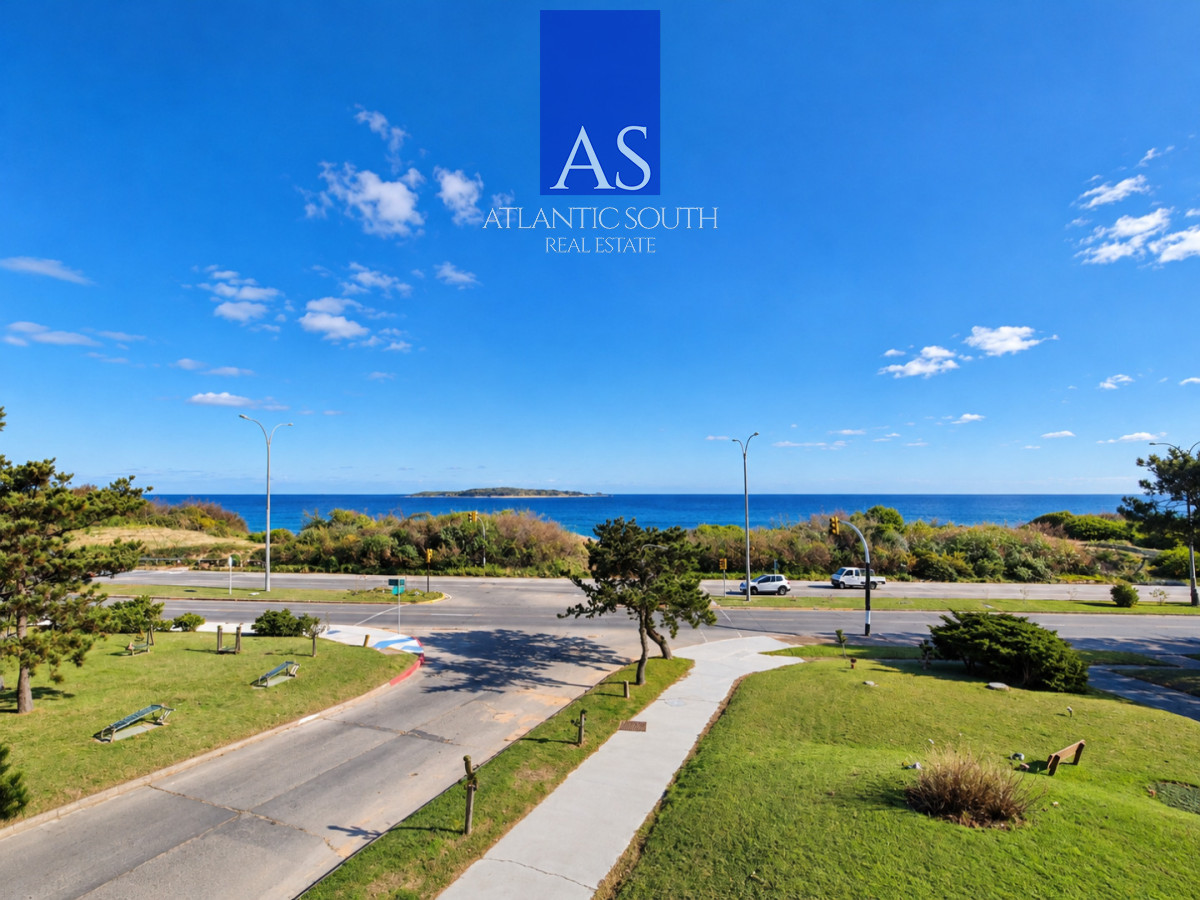 Apartamento ID.4175 - Apartamento de 3 dormitorios + servicio con vista al mar Playa Mansa