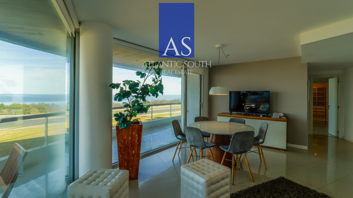 Apartamento ID.3719 - Apartamento moderno de categoría 3 dormitorios+dependencia completa en primera linea al mar en Playa Mansa Pinares Punta del Este