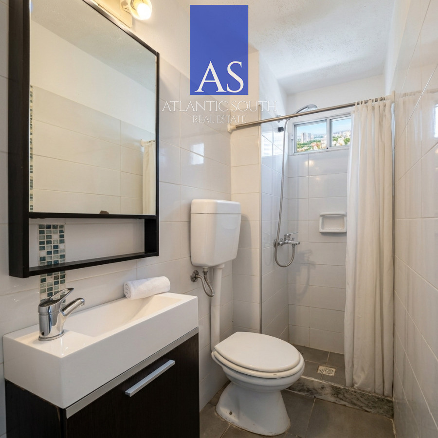 Apartamento ID.4546 - Oportunidad 2 dormitorios con terraza primera línea Playa Mansa 