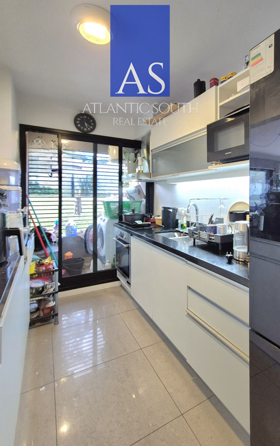Apartamento ID.4125 - Oportunidad Apartamento 2 dormitorios moderno gran terraza cochera piscina Playa Mansa Punta del Este