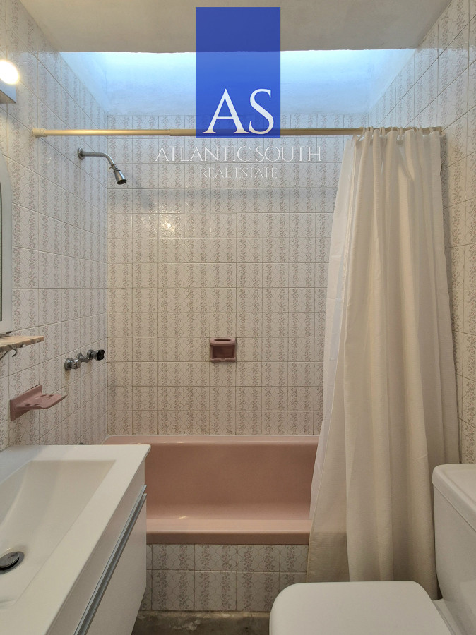 Apartamento ID.1625 - Oportunidad venta casa 2 dormitorios Playa Mansa cochera y parrillero