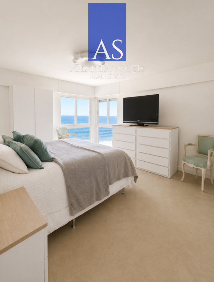Apartamento ID.4892 - Planta de categoría de 3 suites reciclada frente al mar en Península