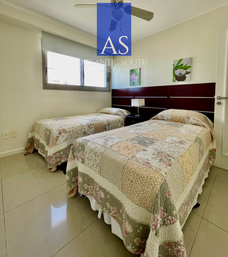 Apartamento ID.4343 - Apartamento de 3 dormitorios mas servicio primera linea playa brava 