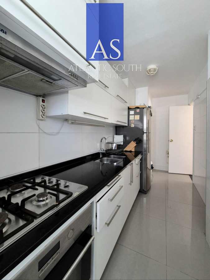 Apartamento ID.4456 - Apartamento 2 dormitorios con vista parcial al mar a metros del Puerto Punta del Este