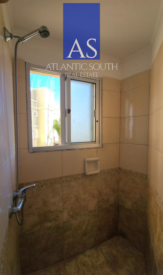 Apartamento ID.3505 - Apartamento 3 dormitorios primera linea frente al mar Playa Mansa Pinares con piscina y cochera