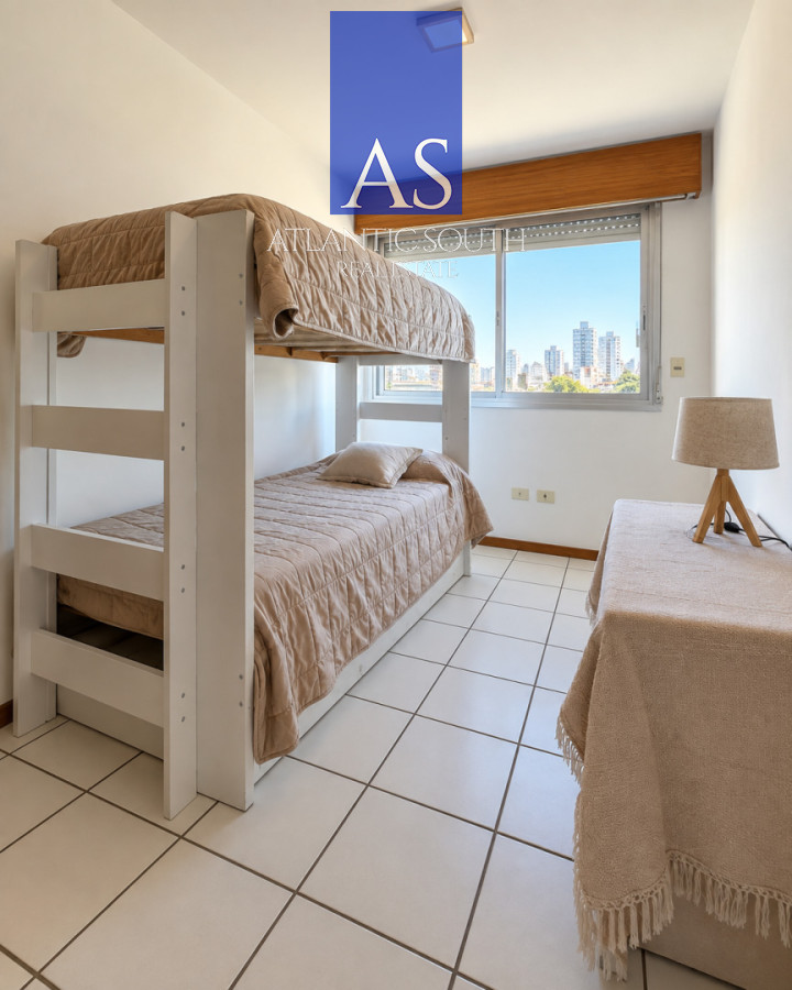 Apartamento ID.5130 - Espectacular Penthouse reciclado con barbacoa propia y vista al mar Playa Mansa Punta del Este