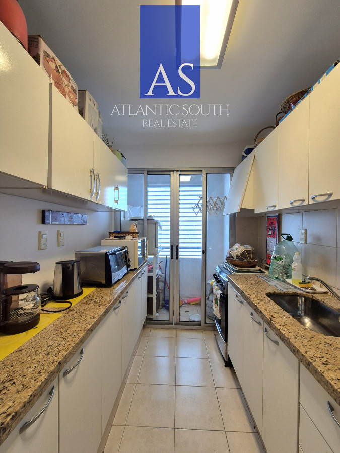 Apartamento ID.4319 - Oportunidad moderno planta cómoda piso alto 3 dormitorios 2 baños terraza con espectacular vista al mar garage venta Punta del Este 