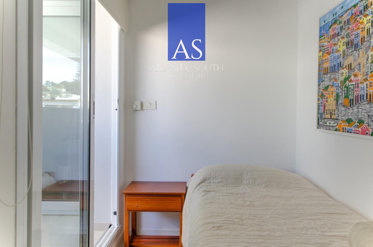 Apartamento ID.4799 - Frente al Mar en Playa Mansa 2 Suites + Dependencia completa Vista Parcial al mar primera línea Playa Mansa Punta del Este