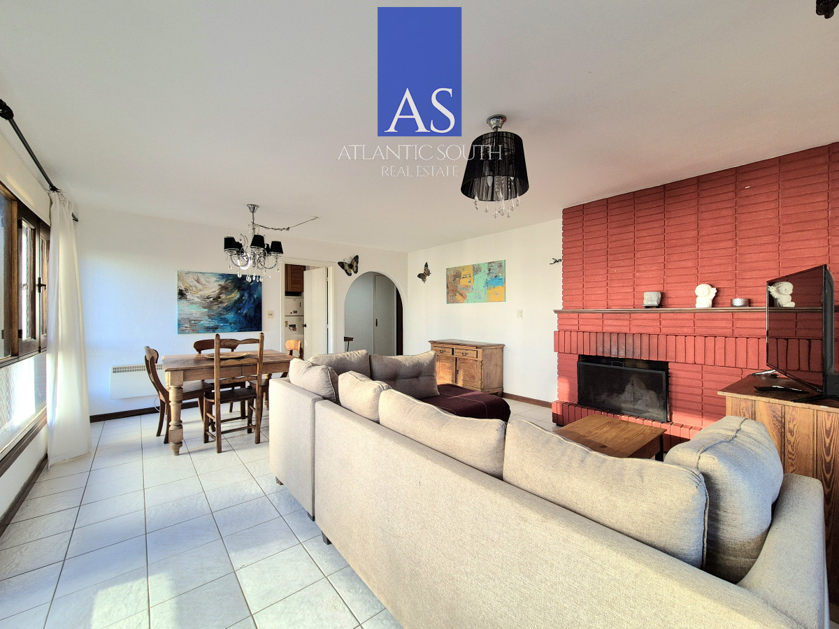 Apartamento ID.3041 - Apartamento 2 dormitorios parrillero propio estufa a leña terraza cochera excelente zona Punta del Este