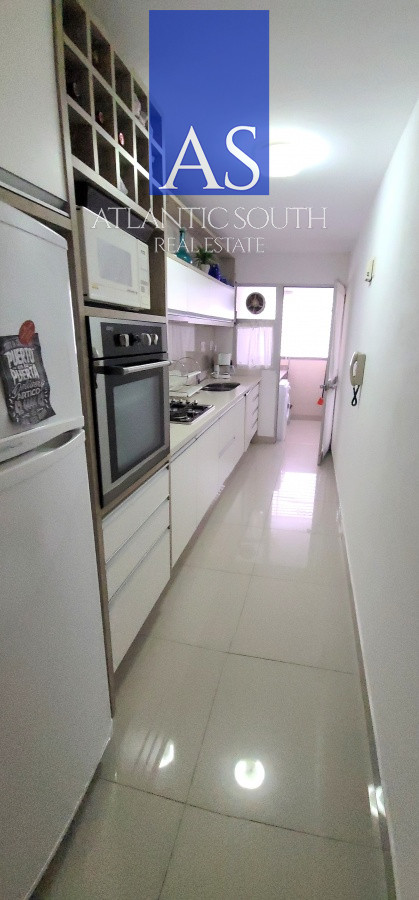 Apartamento ID.2286 - Oportunidad 3 dormitorios y 3 baños reciclado con parrillero en Playa Mansa