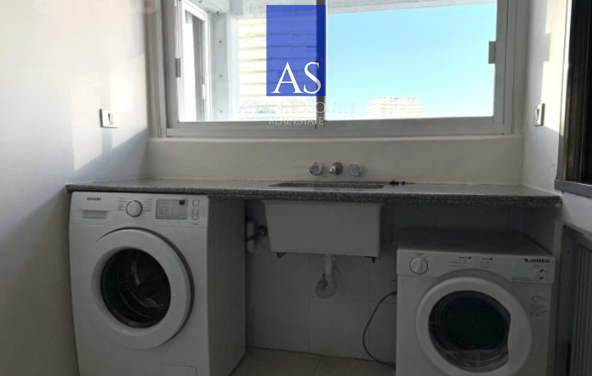 Apartamento ID.4525 - Apartamento 3 dormitorios piso alto frente al mar planta de categorí