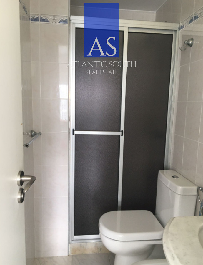 Apartamento ID.4270 - Apartamento de 3 dormitorios con servicios frente al mar en Playa Mansa 