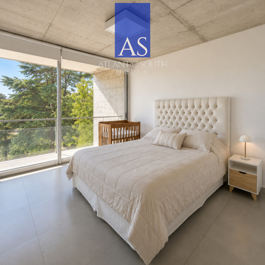 Apartamento ID.4541 - Penthouse de 2 dormitorios moderno + barbacoa uso exclusiva Playa Mansa Punta del Este