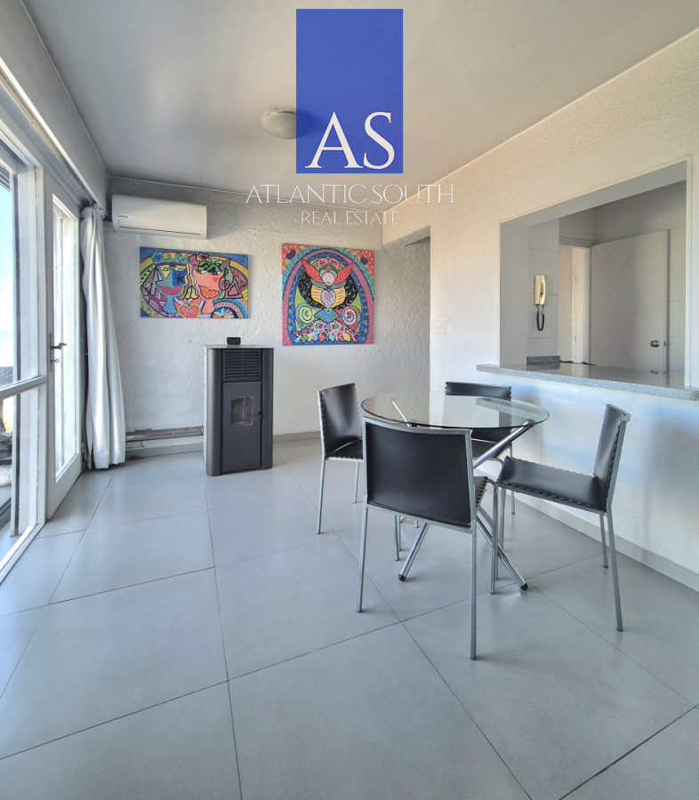 Apartamento ID.4562 - Oportunidad de 2 dormitorios con vista al mar y balcón Primera línea Playa Mansa 